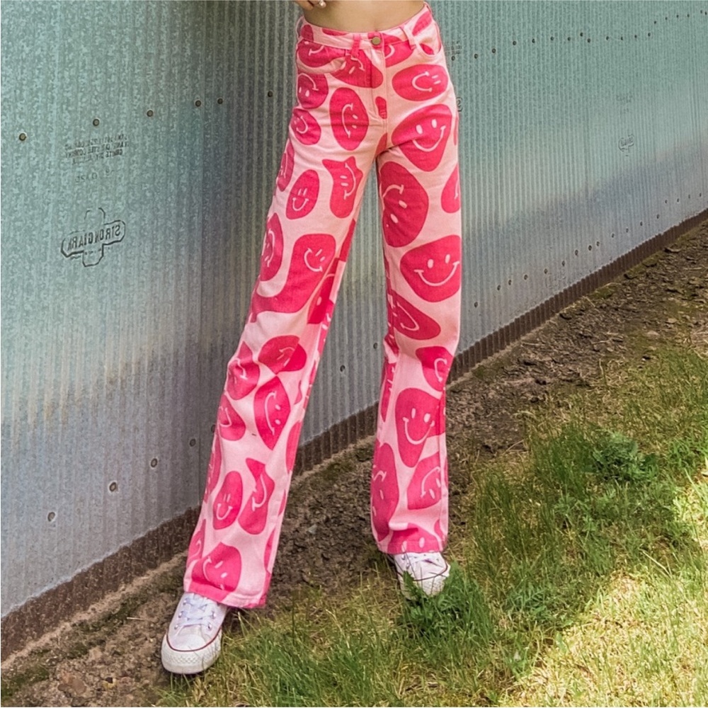 Bailey Rose Pink Smiley Face Patterned Pants